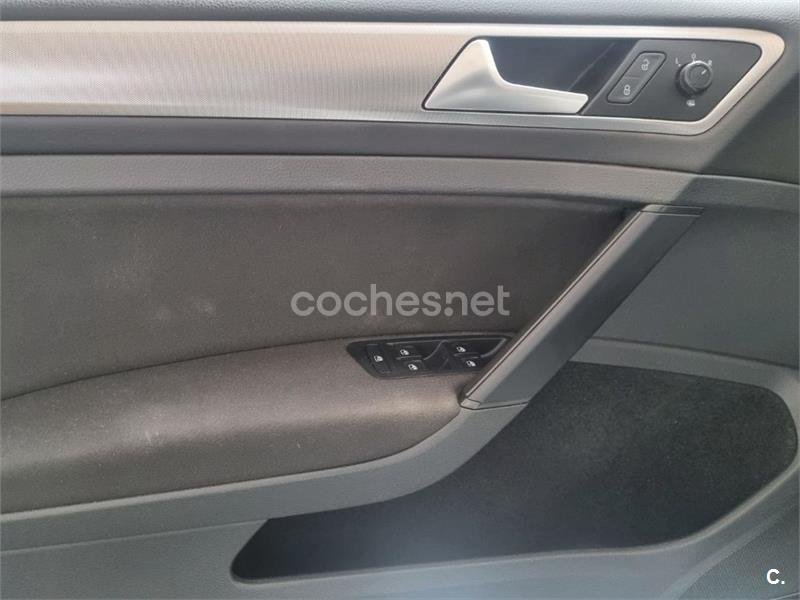 VOLKSWAGEN Golf Advance 1.6 TDI