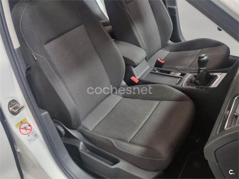 VOLKSWAGEN Golf Advance 1.6 TDI