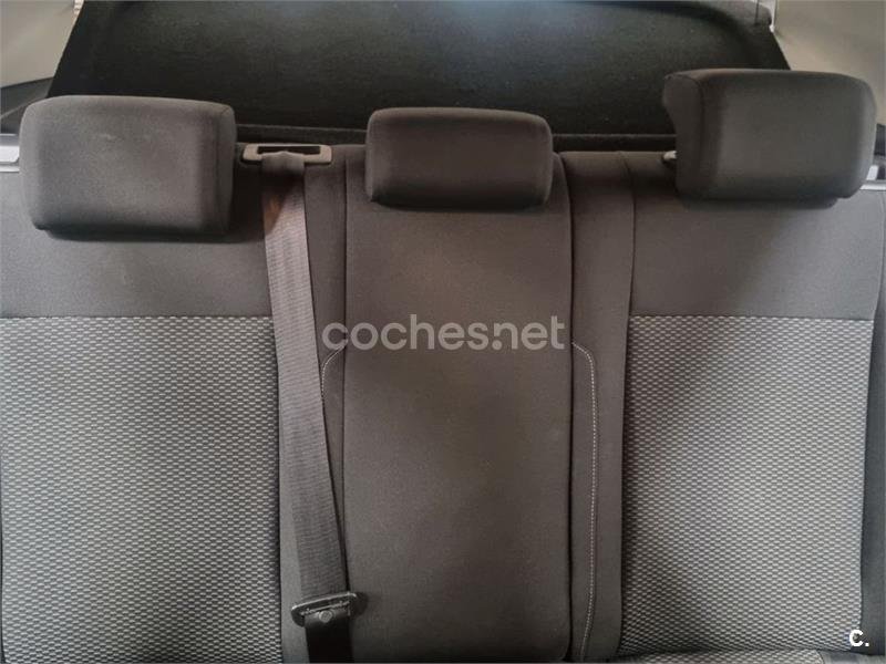 VOLKSWAGEN Golf Advance 1.6 TDI