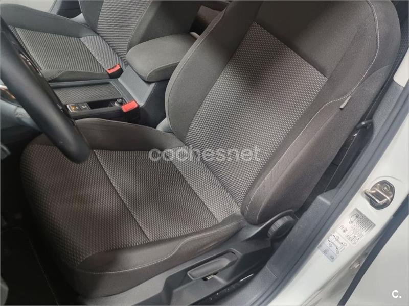 VOLKSWAGEN Golf Advance 1.6 TDI